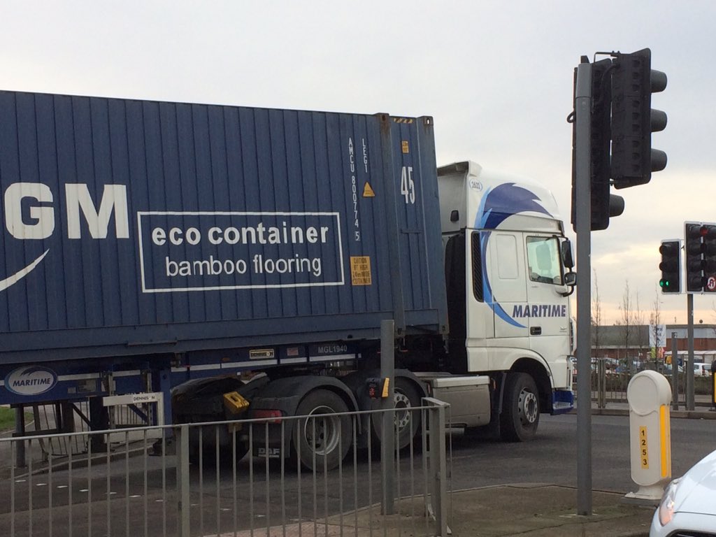 PaulaJames19's tweet photo. @Maritime_UK #spotted #maritimetrucks with @Phillip_James98 https://t.co/yJIa8ZQCw7