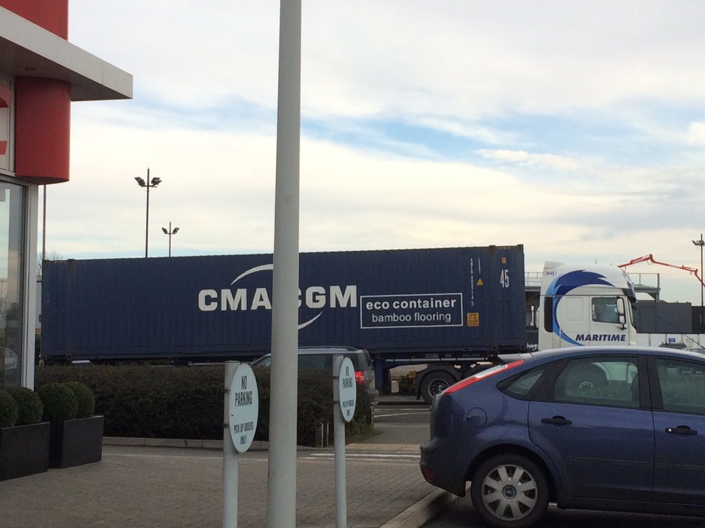 PaulaJames19's tweet photo. @Maritime_UK #spotted #maritimetrucks with @Phillip_James98 https://t.co/yJIa8ZQCw7