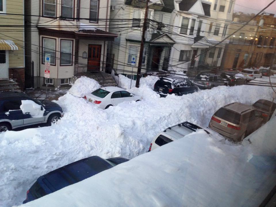kurtsiegelin's tweet photo. If you live on Elm Street in Newark, put on @News12NJ b/c you're going nowhere today.
#njmorningshow
@SallyAnnMosey https://t.co/Ar1K2HnxFL