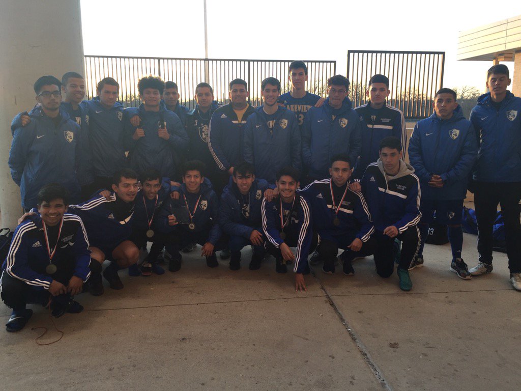 LCpatriotsoccer's tweet photo. Congrats on a strong showing this weekend! Runners up @ the Ice Bowl 2016 #NeverSatisfied #HowStrongAreWe https://t.co/gvU56PttDQ