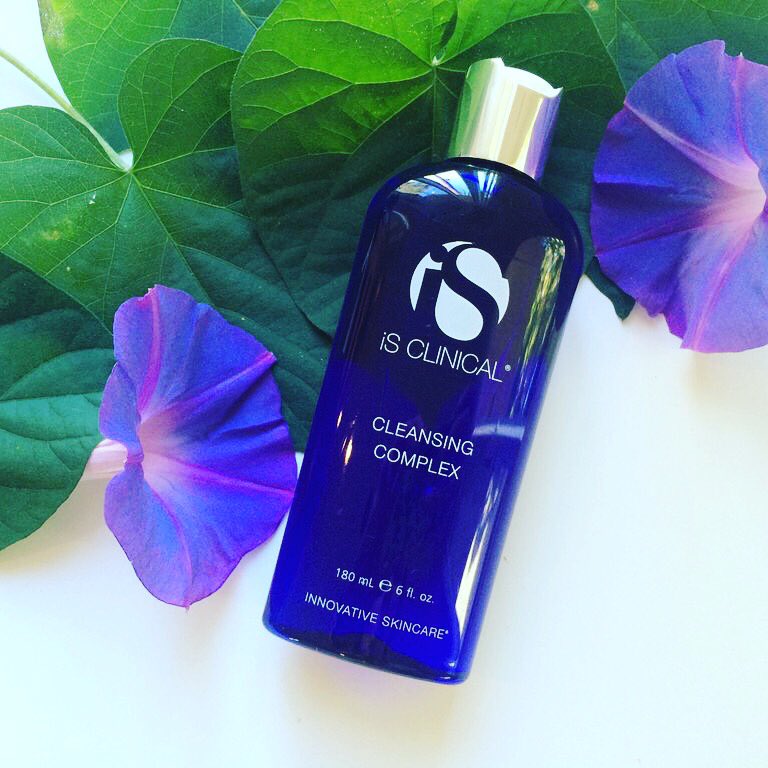iSCLINICALUK's tweet photo. Rejuvenate your face this winter with our @iSCLINICALUK cleansing complex #skincare #skintip https://t.co/jaGWgQyqgH