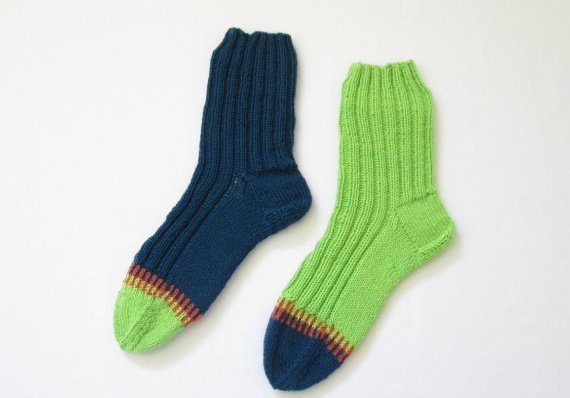 GigiSantasSocks's tweet photo. I'm going to make #frankensocks again soon! I sold them, miss seeing them among my #etsy listings #knitting https://t.co/mgPS5fBMg6