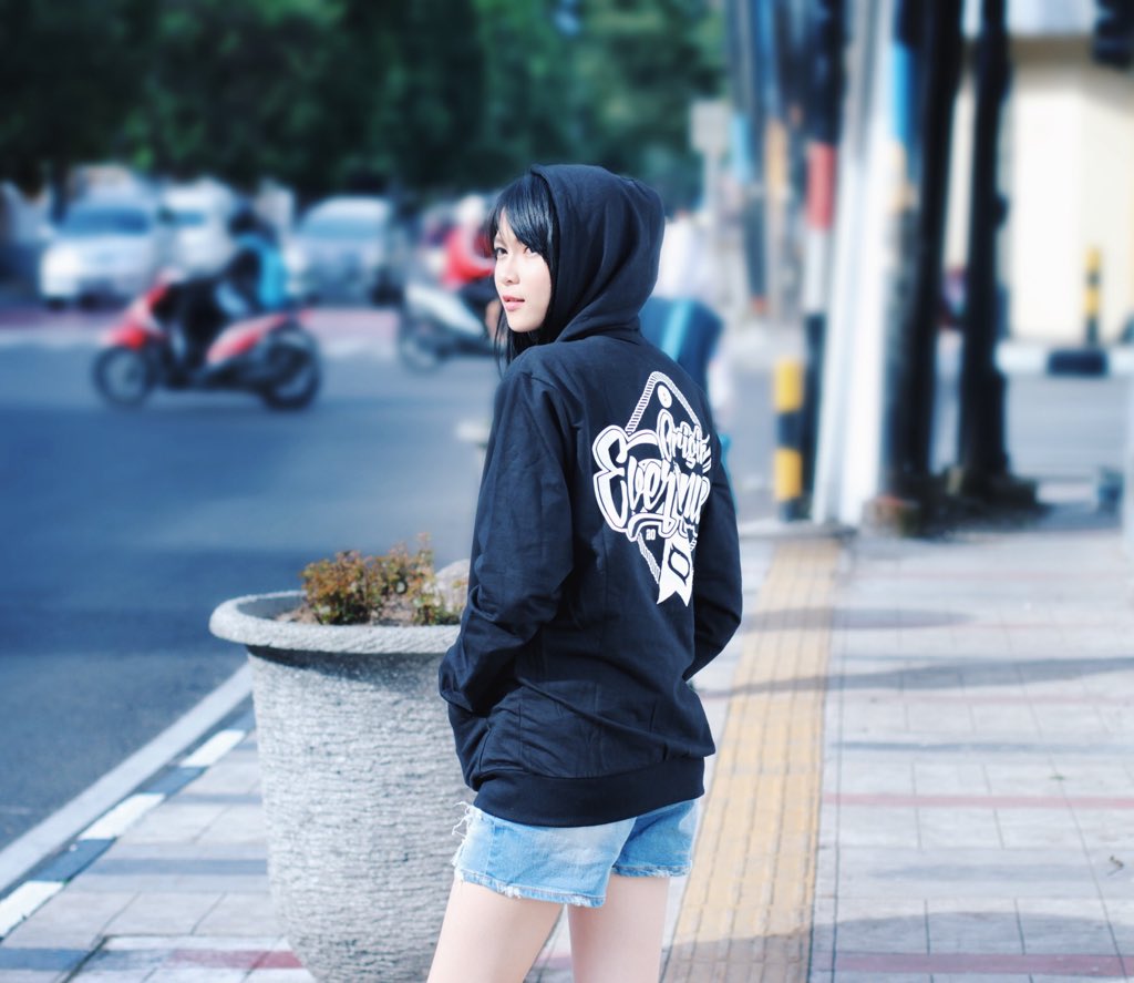 Faiizvanhelsing's tweet photo. "@everynue: https://t.co/4s0Ha2Tgxf" ini nama barang nya apa yaa gan ? , masih ready gak ?