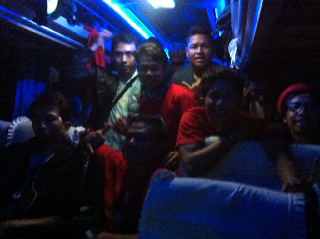 militanSPFC's tweet photo. Terima kasih banyak sanak sanak yang di rantau,izin pulang ka ranah minang lai @spartacks_spfc https://t.co/w9MPizN1FO