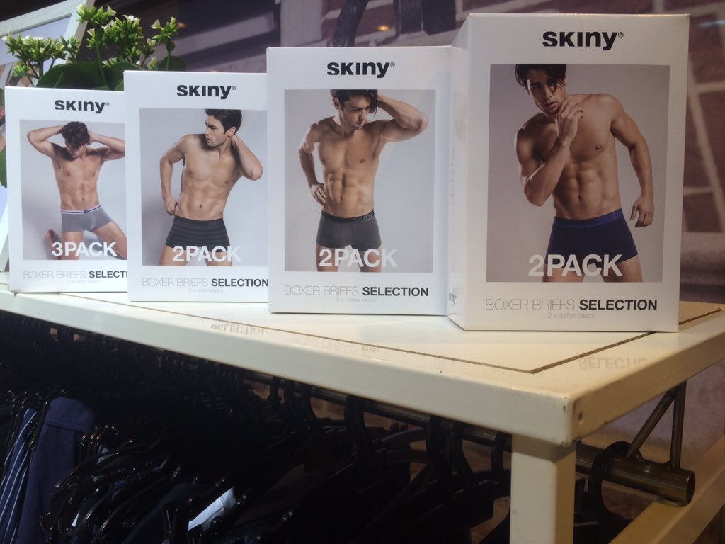 rafaelbeutl's tweet photo. skiny world in @Paris #saloninternationaldelalingerie https://t.co/RR49MnQ5xZ
