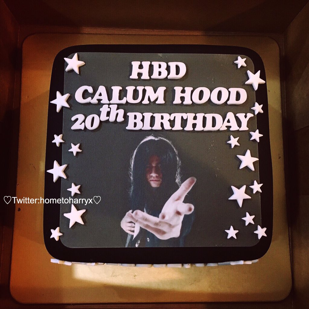 BowerxDepp's tweet image. Happy birthday @Calum5SOS we got you a cake!!❤️😝 love ya🤘🏻🤘🏻🤘🏻 #HappyBirthdayCalum
#HappyBirthdayCalumFromThailand