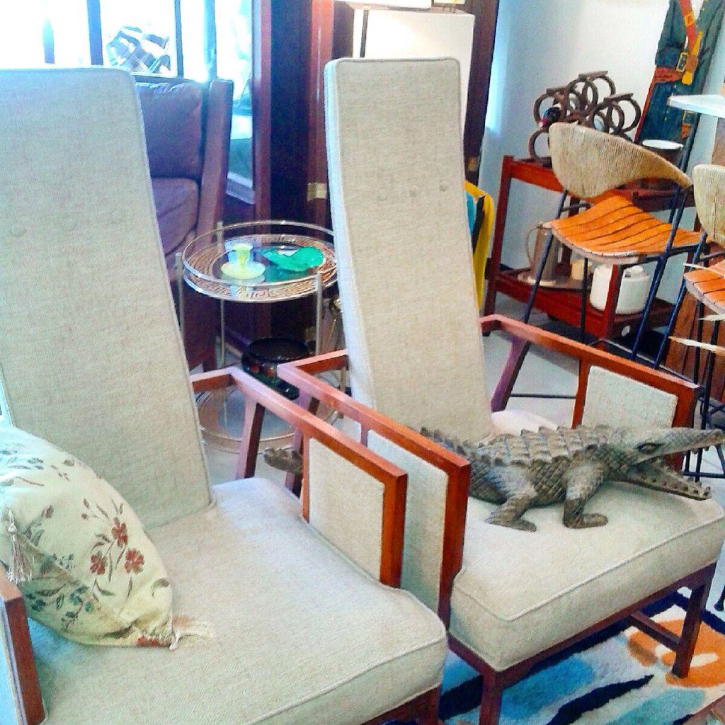 Select_Mimo's tweet photo. Frank Lloyd Wright chairs at Select !!!!!
 Monday #midcentury#Miami#miami_mimo#shopping in Miami # https://t.co/GtVqoy1XMB
