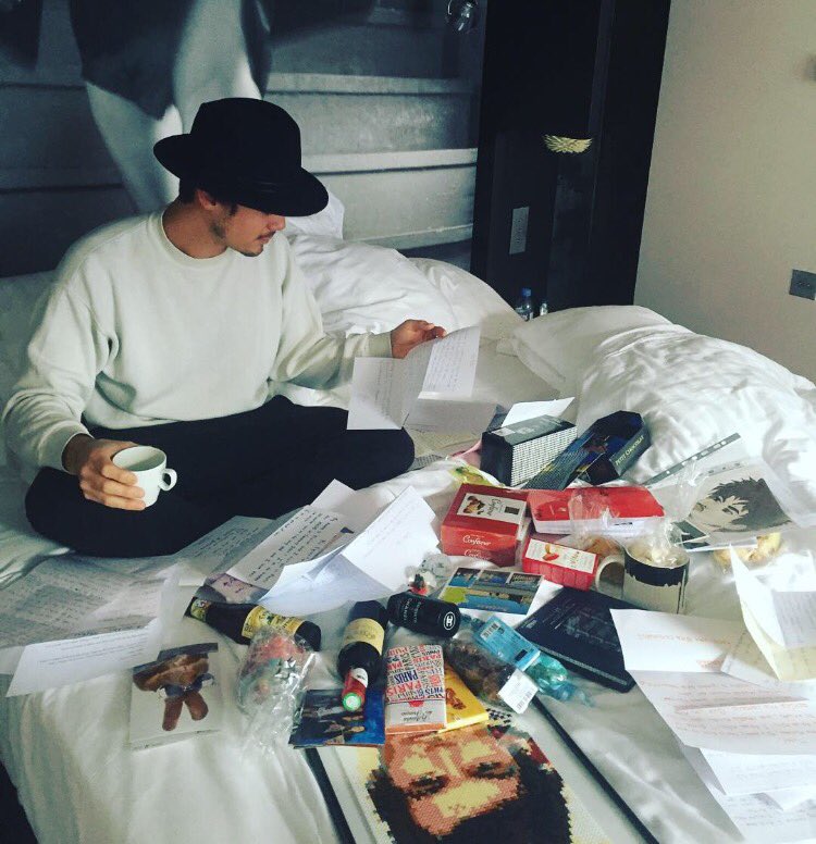 tylerjblackburn's tweet image. Thank you for all of the letters and gifts Paris! It was great meeting all of you. ✌🏼️