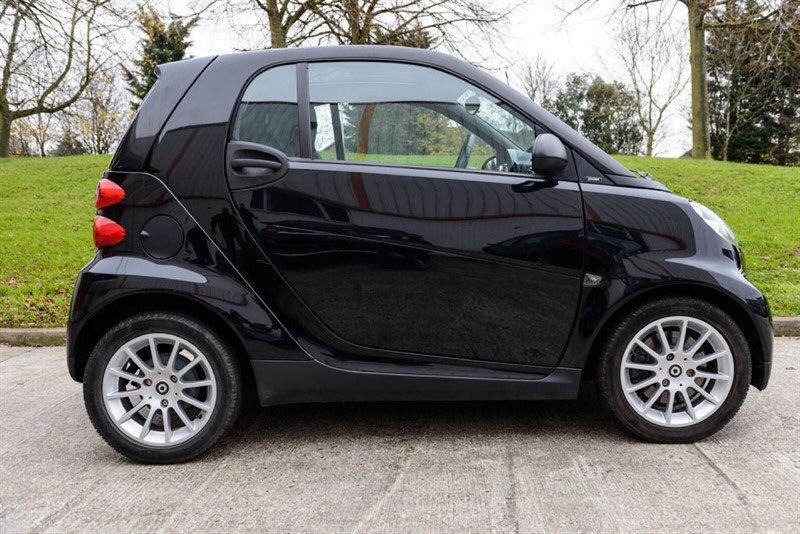 ChariotMotors's tweet photo. IMMACULATE BLACK SMART CAR FORTWO COUPE PASSION MHD 

WITH BLACK INTERIOR.

JUST £3,395

https://t.co/Nnv89Uj1tb https://t.co/iDBcYNzMQd