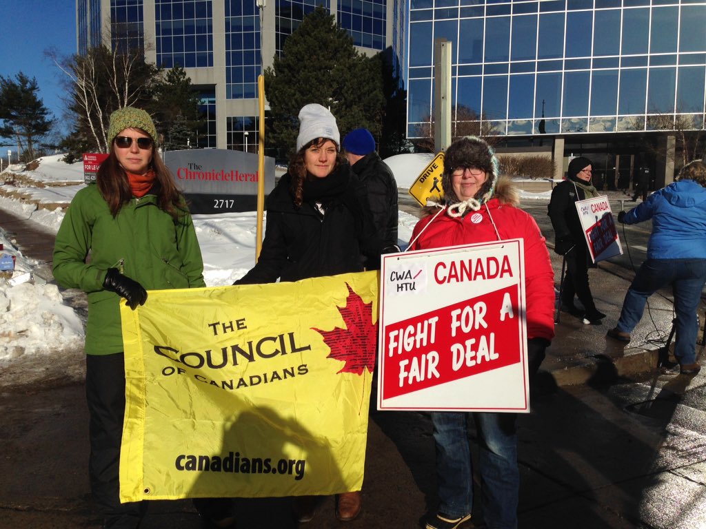 Council of Canadians joins Halifax Typographical Union picket line