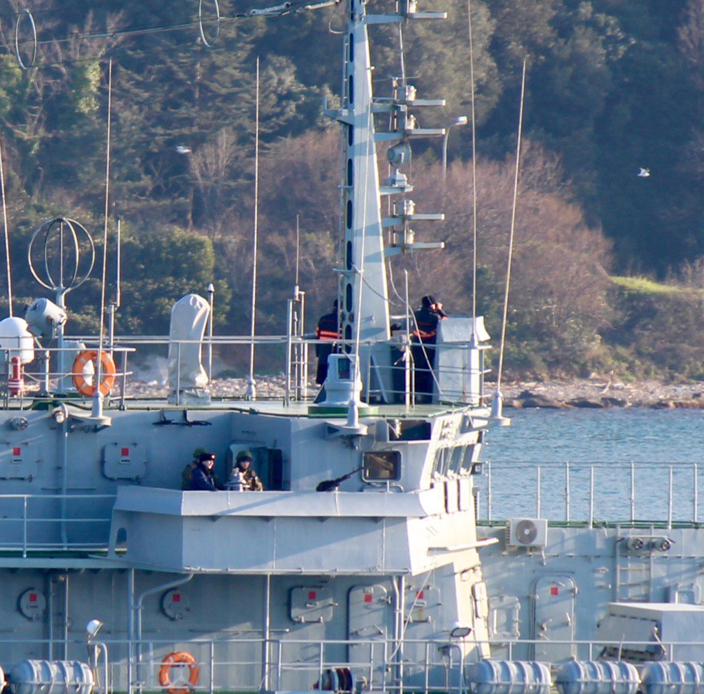 #ВМФ #ЧФ BSF Ropucha class LST Yamal 156's sailors check out Bosphorus Command located on the upper Bosphorus