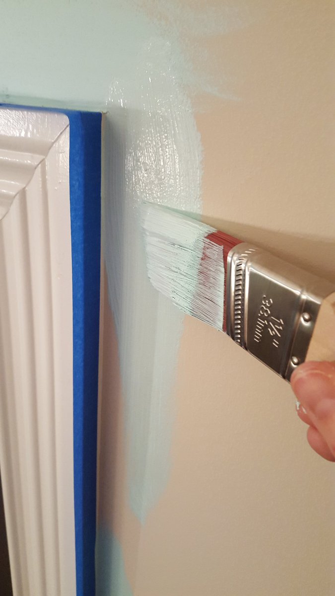 Kate_Dula's tweet image. Semi spontaneous wall painting projects and #snowday go well together. #diynot?