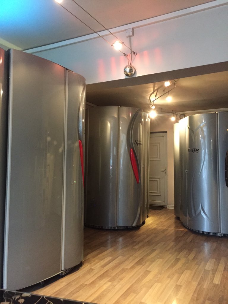 apple_tanning's tweet photo. New tubes have been fitted pop down to #appletanning #apsley #quicktan #vitamind #sun #standupbeds https://t.co/CNjNed0qv8