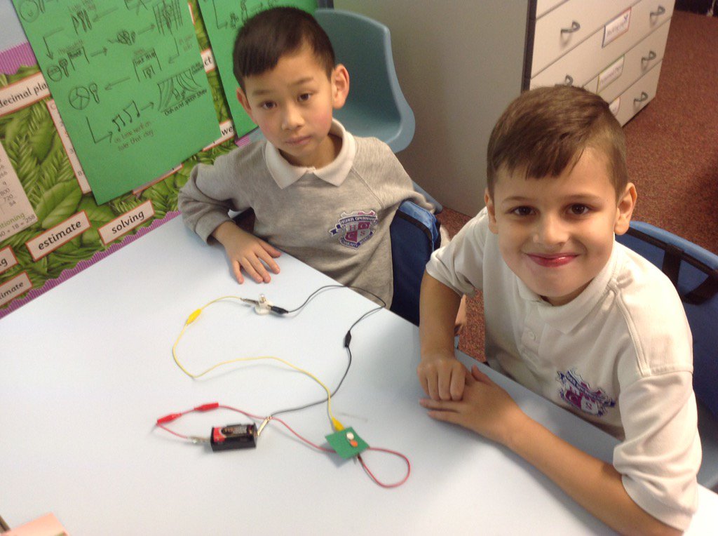 10109961Gemma's tweet photo. Today we are making simple circuits #year4 #misscheetham #electricity @HOCS_PRIMARY https://t.co/sQs7FjfnGa