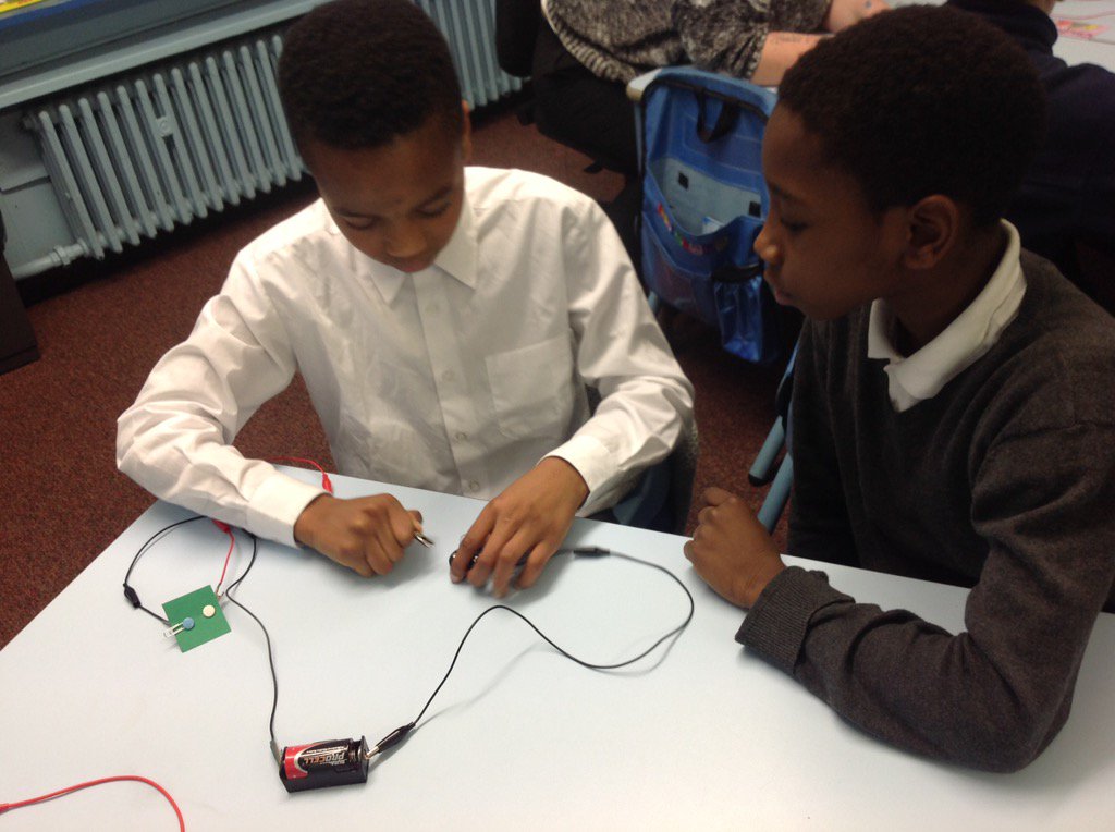 10109961Gemma's tweet photo. Today we are making simple circuits #year4 #misscheetham #electricity @HOCS_PRIMARY https://t.co/sQs7FjfnGa