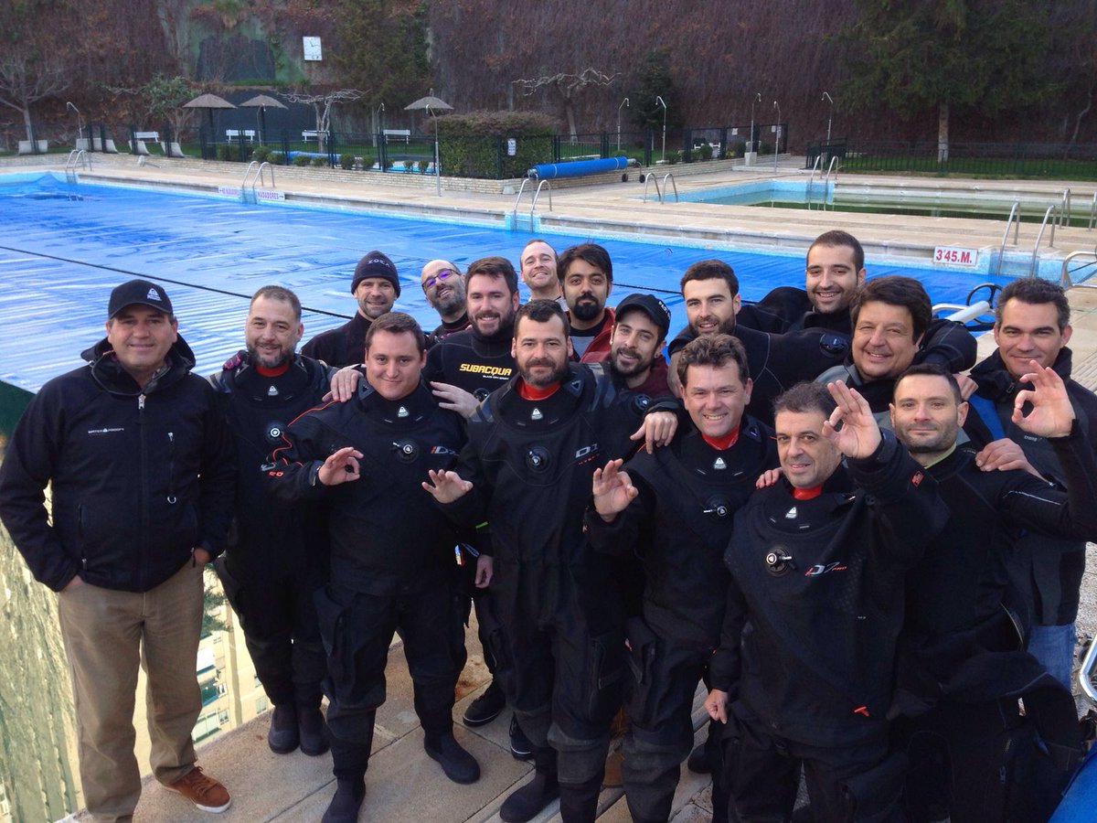 ZOEA se va a Panticosa! Primero probamos en piscina las medidas de seguridad que observaremos buceando bajo hielo