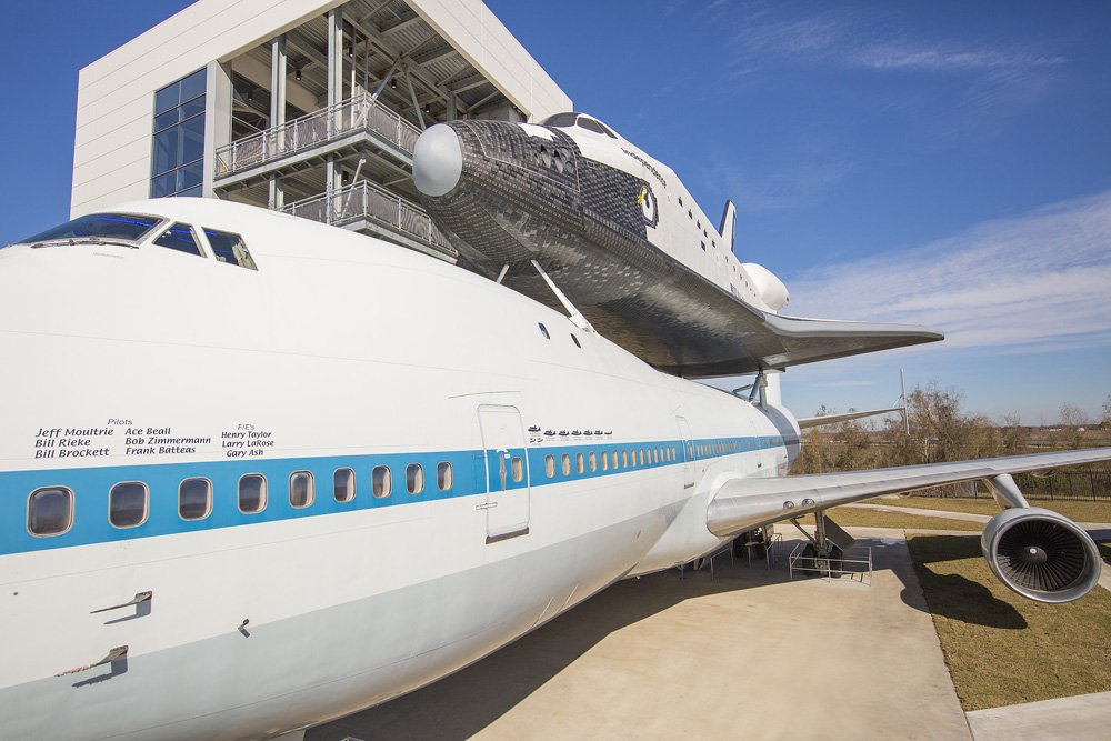 OtisElevatorCo's tweet image. Before #liftoff, visitors @SpaceCenterHou #IndependencePlaza lift up in an #Otis elevator bit.ly/1SHcs4K