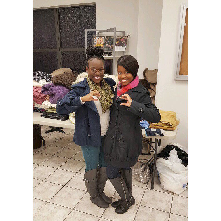 EPICUREAN94's tweet photo. #ServiceSundays 🙏🏾

Divas doing community service yesterday evening. #EMTMadE #EMT94 #wEwork #BCU #DaytonaBeach https://t.co/hy8sx9rgJK