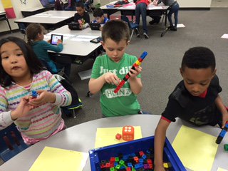 MendenhallFirst's tweet photo. Feels good to be back in school this Monday! #mendenhalllearns https://t.co/XbbveZuXJn