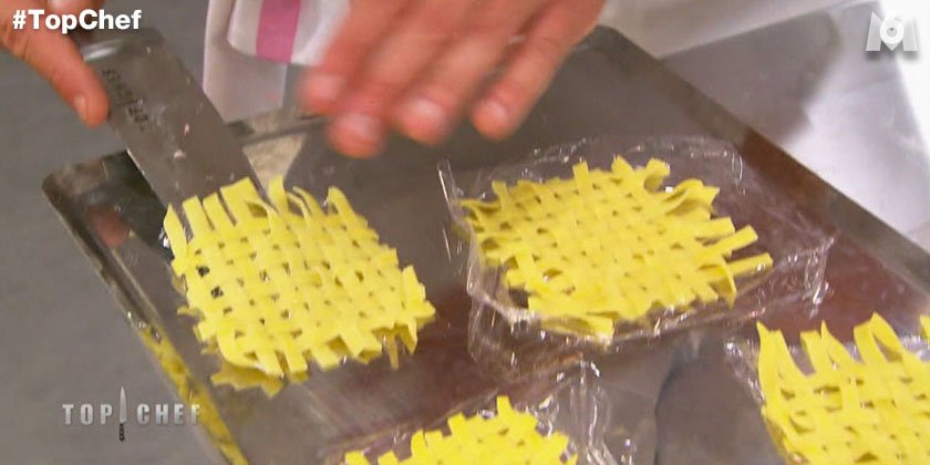 M6's tweet image. Des pâtes tressées... Vont-elles tenir en cuisson ? 
RT si comme le chef vous avez un doute #TopChef