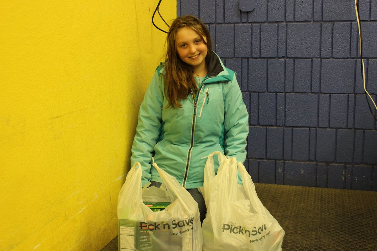 hungertaskforce's tweet photo. Daniella donated 24#s of food with a gift card from Santa. Many thanks to this special girl! #FreeLocal https://t.co/beKnkue5l5
