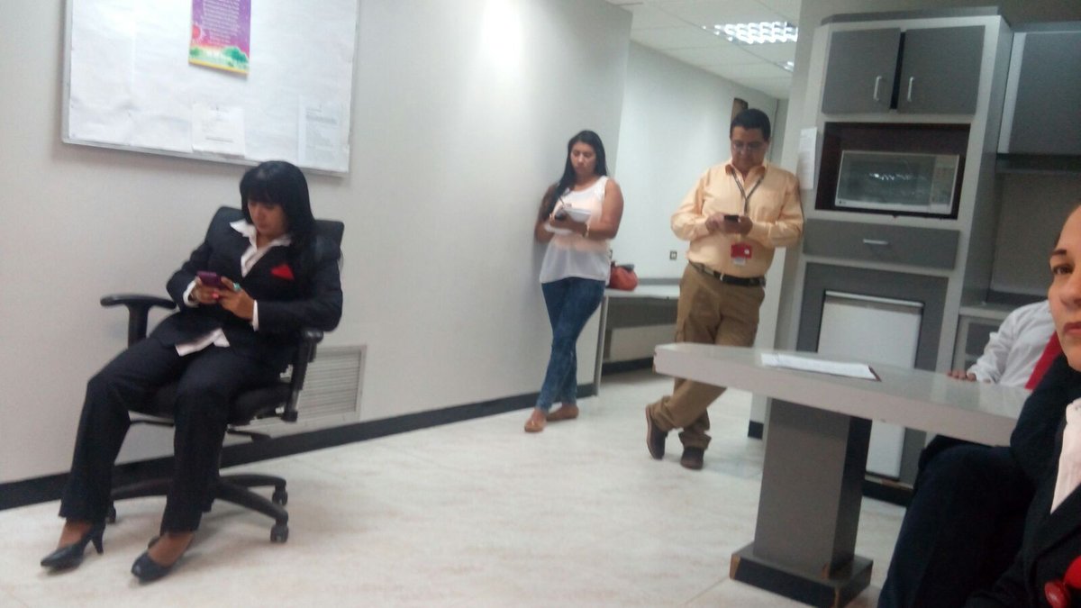 El Sindicato de Barinas visito hoy 25/01/16 la OAC Barinas CANTV, tomo reclamos y solicitudes de l@s trabajador@s