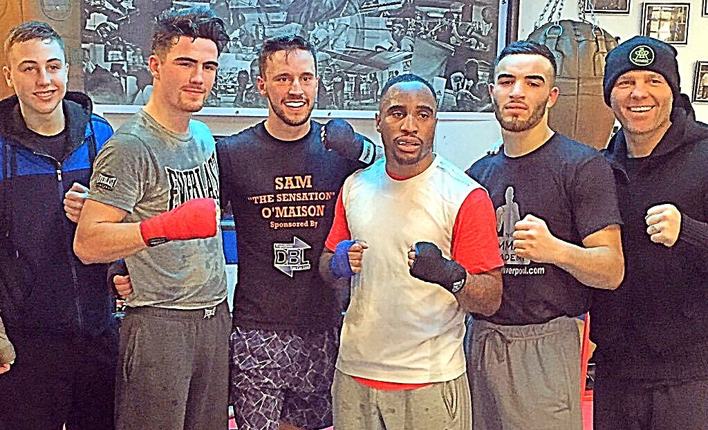 SamTheSensation's tweet image. Great day at @AaronLovellUTC gym with @26RLR. Sparring with his lads. Good 8 rounds in the bank. #BoxingElite