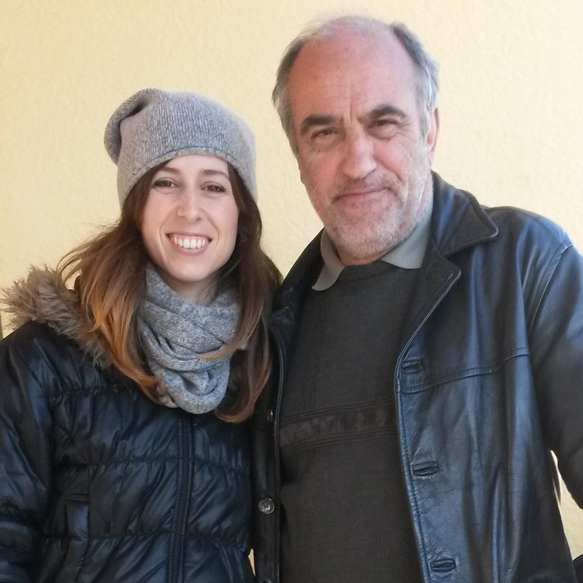 Endevineu a qui vaig tenir el plaer de maquillar i pentinar durant el rodatge de #LaMillorOpció? 

#cinema #Merlí