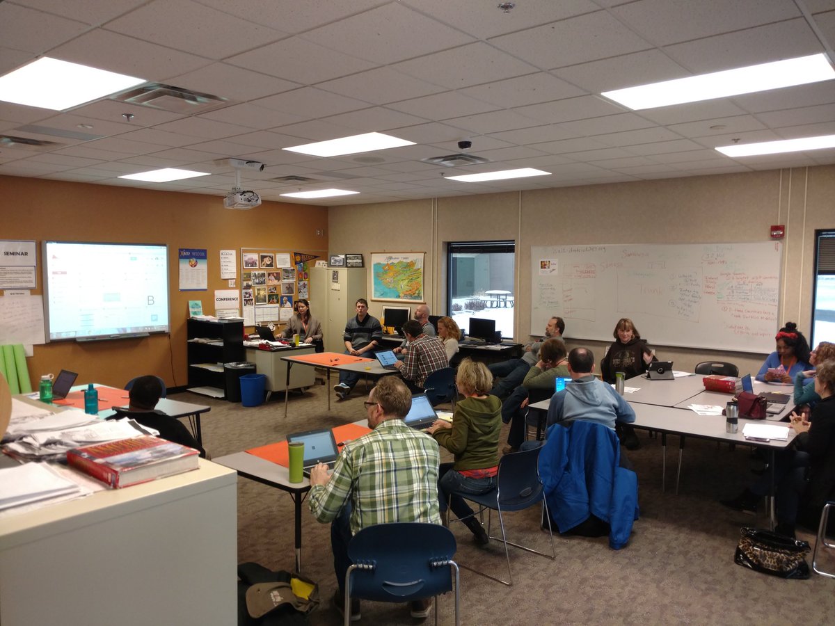 NerdyPrincipal's tweet photo. Loving the Google tools for educators at WEC #287edchat #edcamp287 https://t.co/t1tK4ImXfm