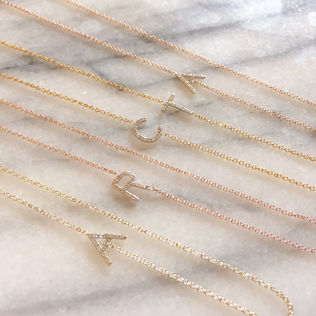 Zoelevjewelry's tweet photo. Off the chain⚡️ #asymmetrical #diamondinitials #LettersbyZoe https://t.co/P1SYk61gsM
