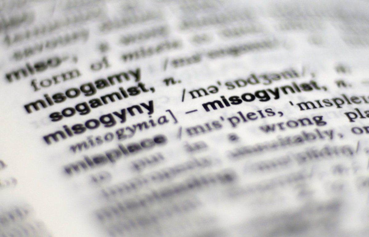 WomenintheWorld's tweet image. Amidst accusations of sexism, Oxford Dictionaries will review definitions: nyti.ms/1lKMZsJ