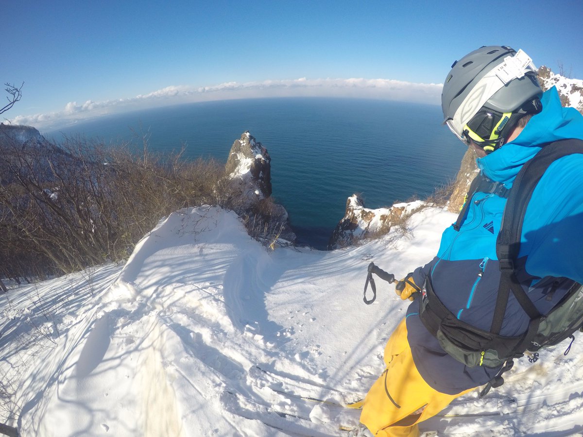 seanjregan's tweet photo. Typical #Japan #Snow #Hokkaido  #oceanlines #ski #couloir https://t.co/Jf0EFpW1Sb