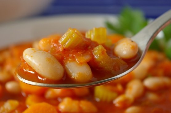 CalliopesFood's tweet photo. Still cold? Try this white bean soup tonight!
https://t.co/sR5y8ZYH68 https://t.co/tAmj0bPEwV