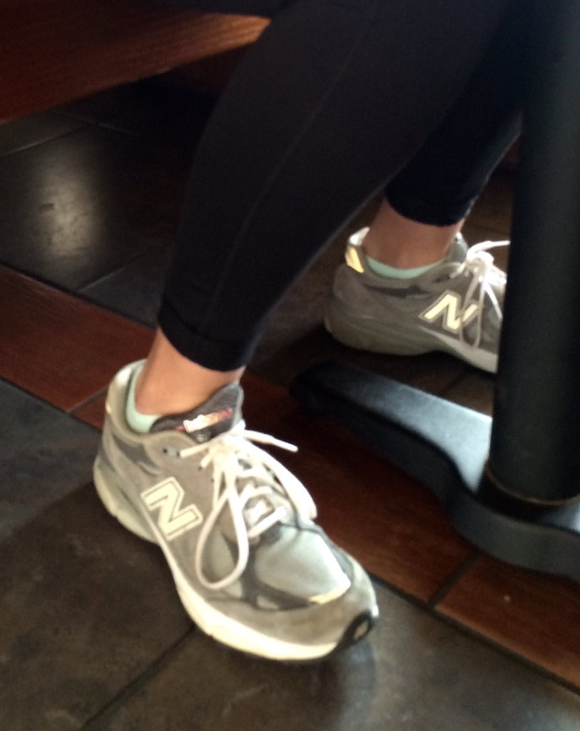 _mitchAllen_'s tweet image. Spotted an old man at jimmy john&apos;s wearing the same athletic shoes as @KNFranklin #embarrassing