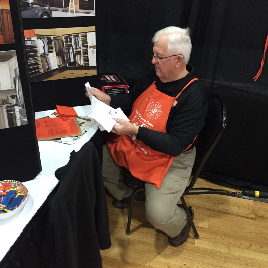 Lloyd taking a little rest after generating 12 thus far. He deserves it...he is a lead generating animal.