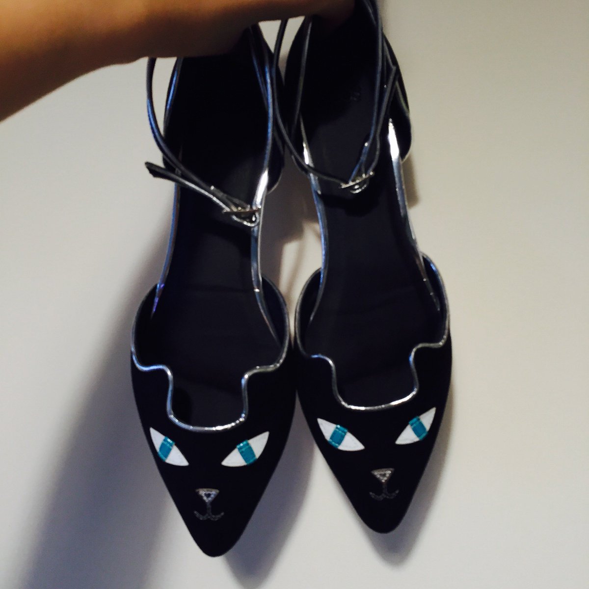 joanne82190's tweet photo. Time for some new flats, Cat lovers!! https://t.co/ARclCTcKcV #cat #catlover #balletflats #asseenonme @ASOS https://t.co/bYNpmjGoT7