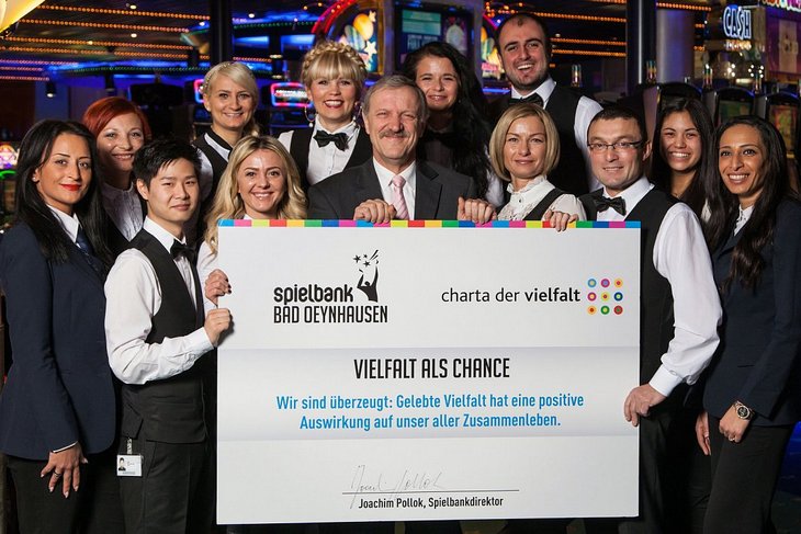 #CasinoBadOeynhausen gibt #Menschen aus 15 #Nationen einen #Arbeitsstelle!

onlinecasinoverzeichnis.de/casino-bad-oey…