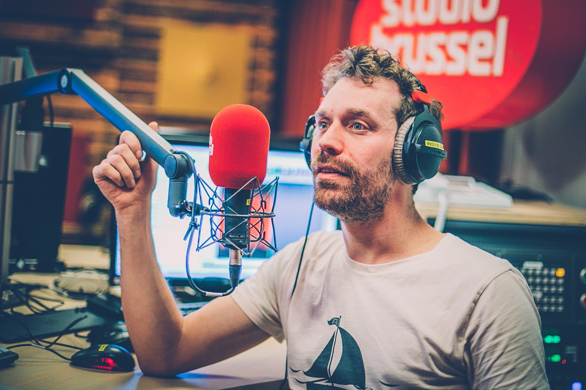 stubru's tweet image. Eins, zwei, sjoemelfrei! De Ideale Radio zegt oprecht sorry met nieuwe hitsingle. stubru.be/deidealeradio/…