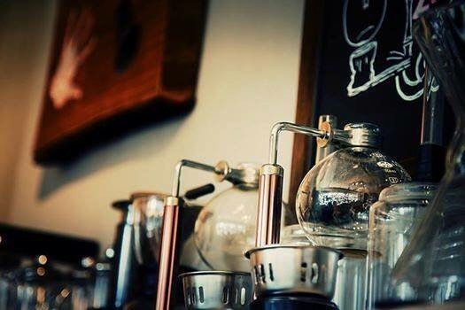 moreteacoffee's tweet photo. Coffee shop... ☕️ #coffee #shop #coffeeshop #kahve #coffeetime #chemex #aeropress #coldbre… https://t.co/mm7h9mFICg https://t.co/oZHiuOVHJE
