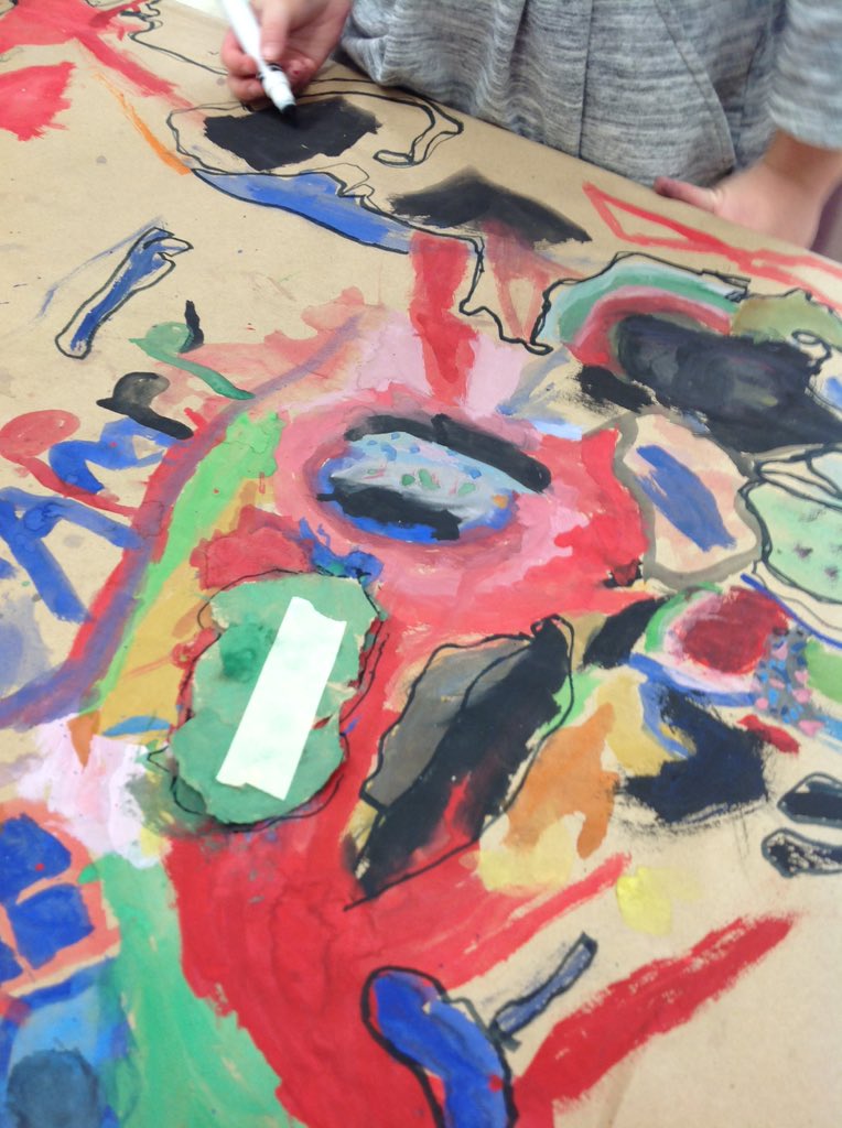 wondersinFDK's tweet image. Adding accents to our watercolour painting from the morning #finemotor #artandexpression