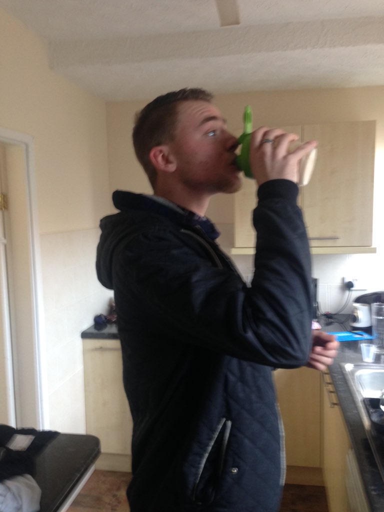 The1Spudmaster's tweet photo. It's always been about him #helping #littlebro #healthyactive #BreakfastWeek #thanksformysupport #Selfhelp #sorry https://t.co/0ToXk9BoWd