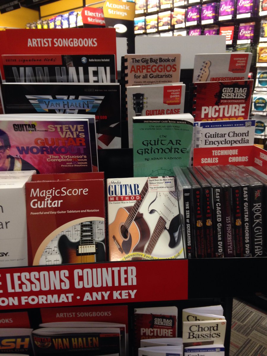 MaestroComposer's tweet image. Picture from the guitar software area in a Guitar Center :) #NAMM2016 #MagicScore