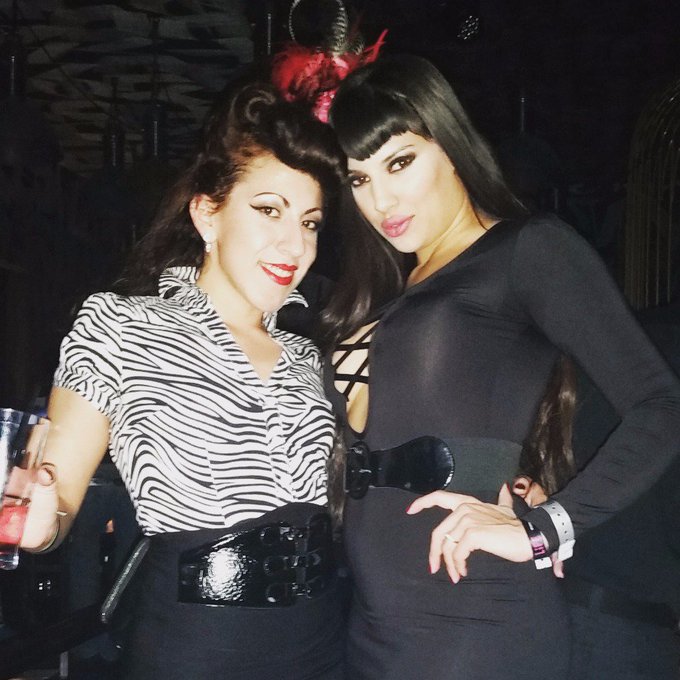 W/ @TheMercedesXXX a couple of nights ago for @AEexpo #Latinas https://t.co/mma4VsYMD9<a class="tags" href="/tag/themercedesxxx">@themercedesxxx</a><a href="/tag/latinas"class="tags"><span>#latinas</span></a>