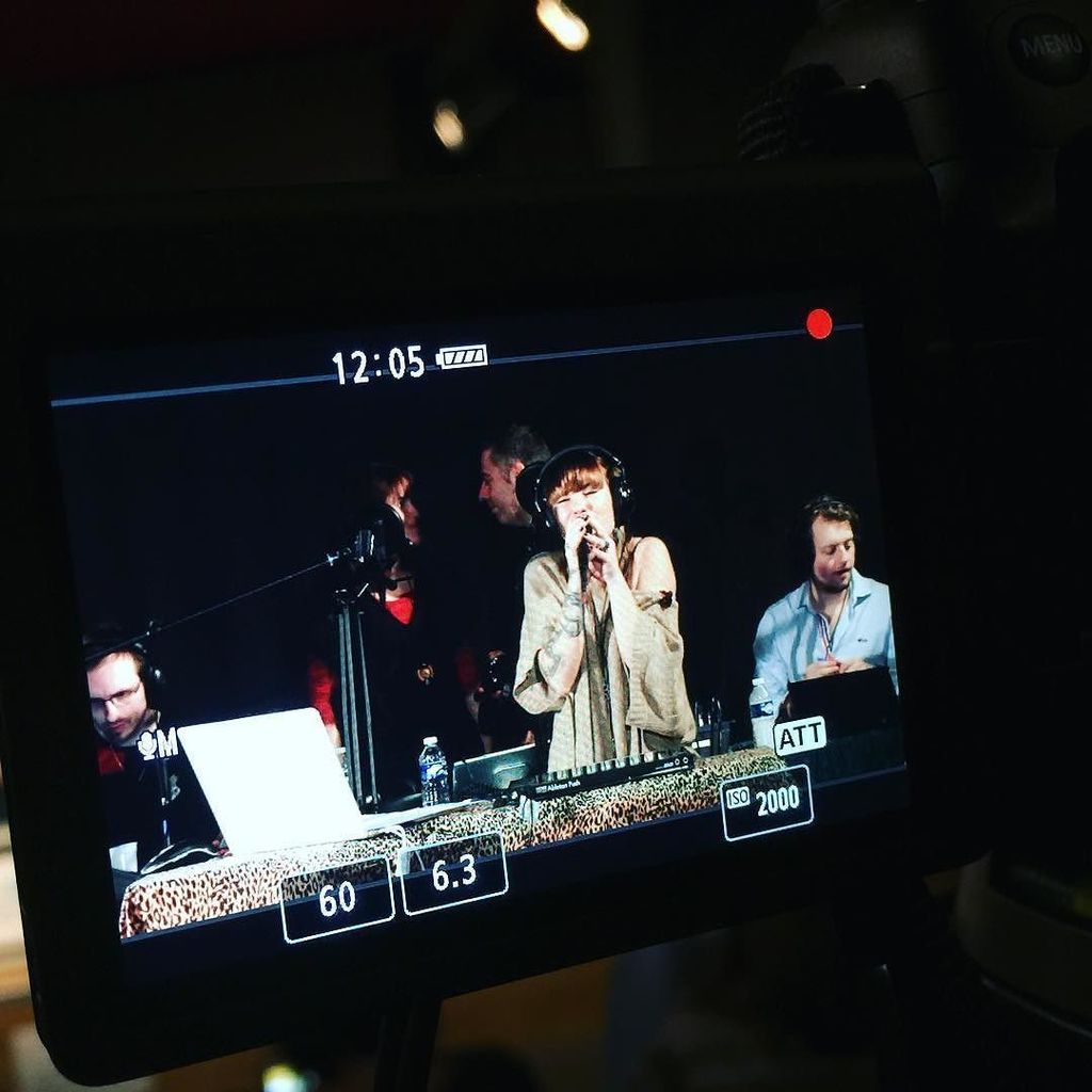 WeeAreCreativ's tweet photo. Artémis KiTane en live sur Radio Côte d'Azur #igersnice #musique #nice06 #weeare https://t.co/sFgNix2KDW https://t.co/flmkNjiy4K