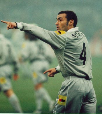 キャリアで最も多く退場しているサッカー選手は誰 Allstars Club