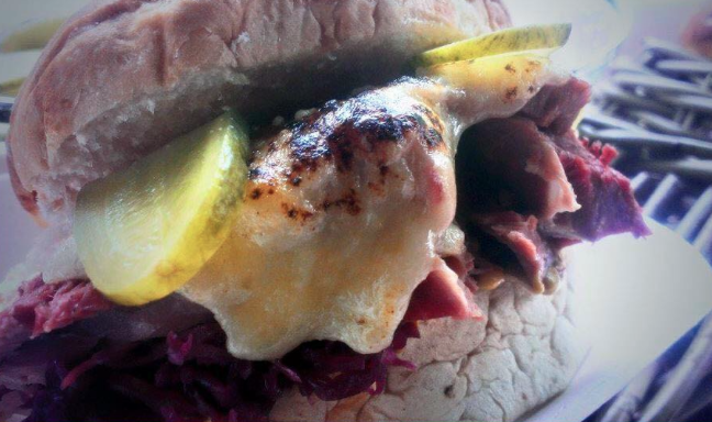TFSundayMarket's tweet photo. Hey #rugby lovers!  Fancy this for lunch on Sunday? @pickledbrisket @jerseyrfc @bristolrugbytv @Bristol_RFC https://t.co/wLRvnEQeCb