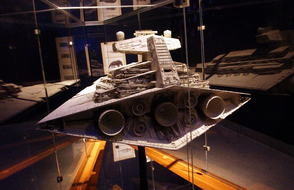 Forbes's tweet photo. It would cost $636B to build a Star Destroyer (and $44.4T to get it off Earth &amp; to Mars) https://t.co/h9PYXsqbDQ https://t.co/pcy9lavaX6