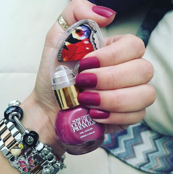 colourprevails's tweet photo. Perfect purple mani for the winter! Love this look from @sharlene_rocha using 'Cocky'! #colourprevails @Walgreens https://t.co/N2nninIJSd