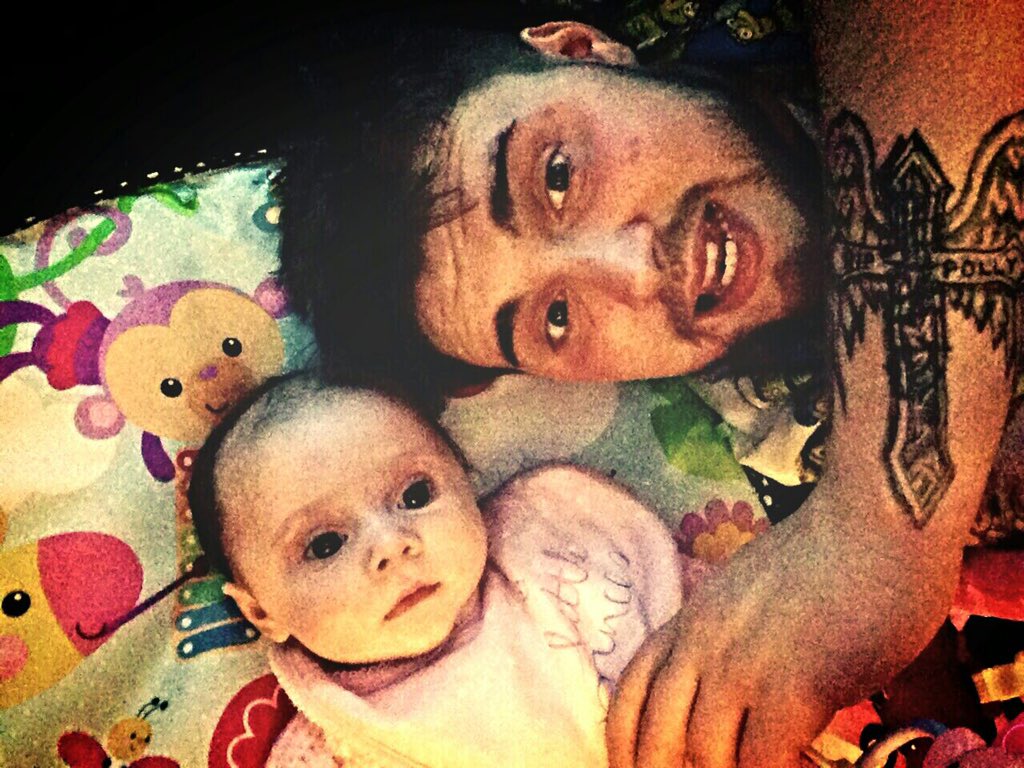 stephenkcraigs's tweet photo. Playtime with my little princess perfect in every way ❤️💋🌎 #daddydaughter https://t.co/QfThuFKpo6