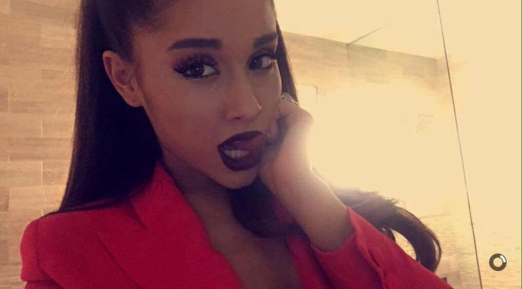 Dabombselena's tweet photo. Yaaassss https://t.co/nJp6OtPFnY